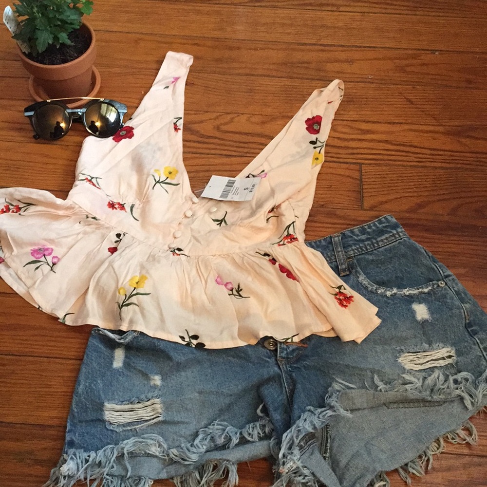 Pink floral blouse new with tags